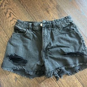 Hollister Relaxed Ultra High Rise Vintage Short 3”